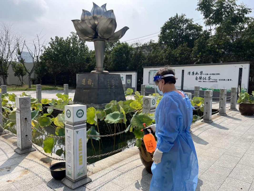 共筑健康防线，共享美好时节——临湖第一中心小学安全小组宣